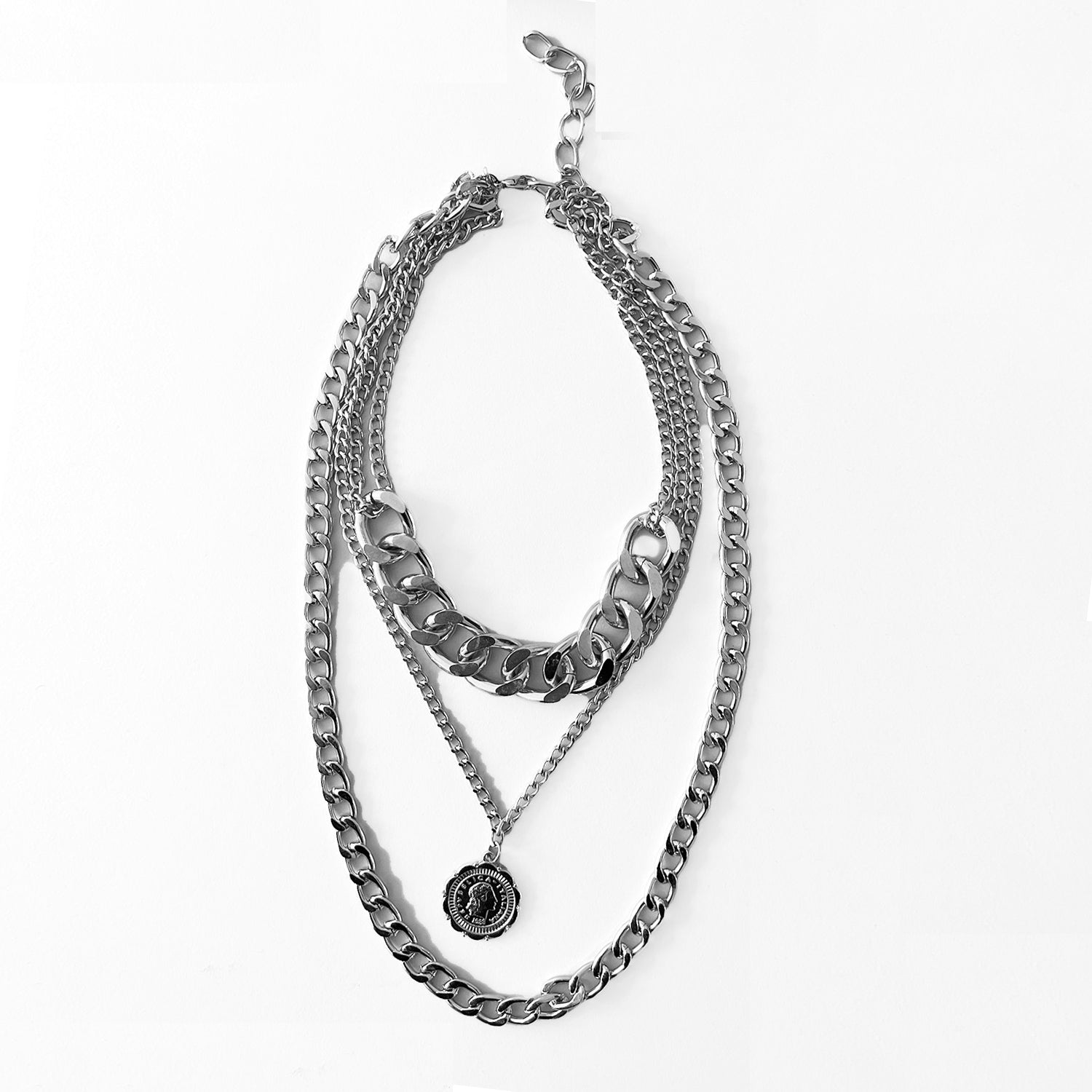Layering up by maxjenny! trippel chain DRESS WITH CONFIDENCE silver